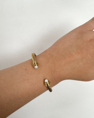 ISLA Tidal Twist Cuff - Pearl Girl