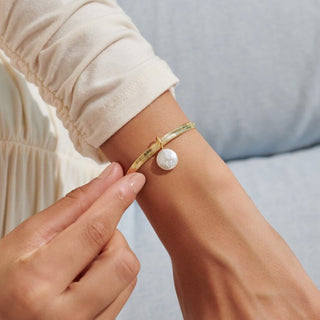 Solaria Coin Pearl Bracelet